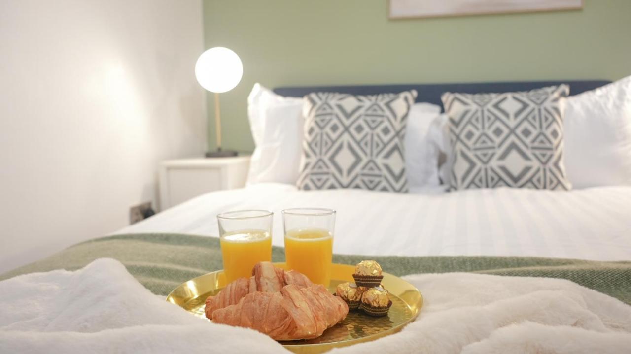 Stunning Brighton Seaside 2-Bedroom Townhouse With Patio, Sleeps 6 Экстерьер фото