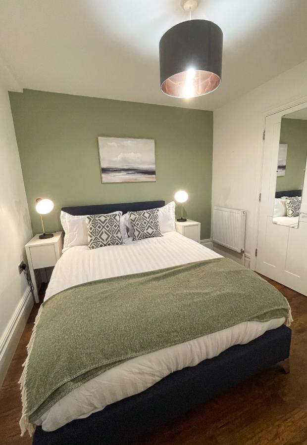 Stunning Brighton Seaside 2-Bedroom Townhouse With Patio, Sleeps 6 Экстерьер фото